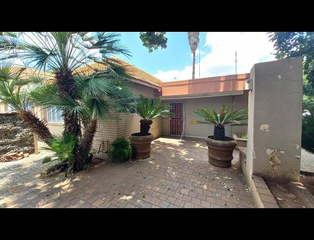 BUSINESS FOR SALE IN THREE RIVERS